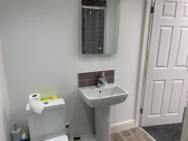 Huge Studio Close To City Centre With Free Secure Parking Leeds  Luaran gambar