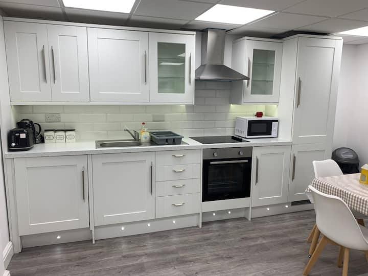 Huge Studio Close To City Centre With Free Secure Parking Leeds  Luaran gambar