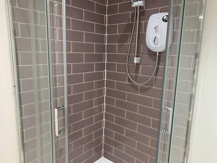 Huge Studio Close To City Centre With Free Secure Parking Leeds  Luaran gambar