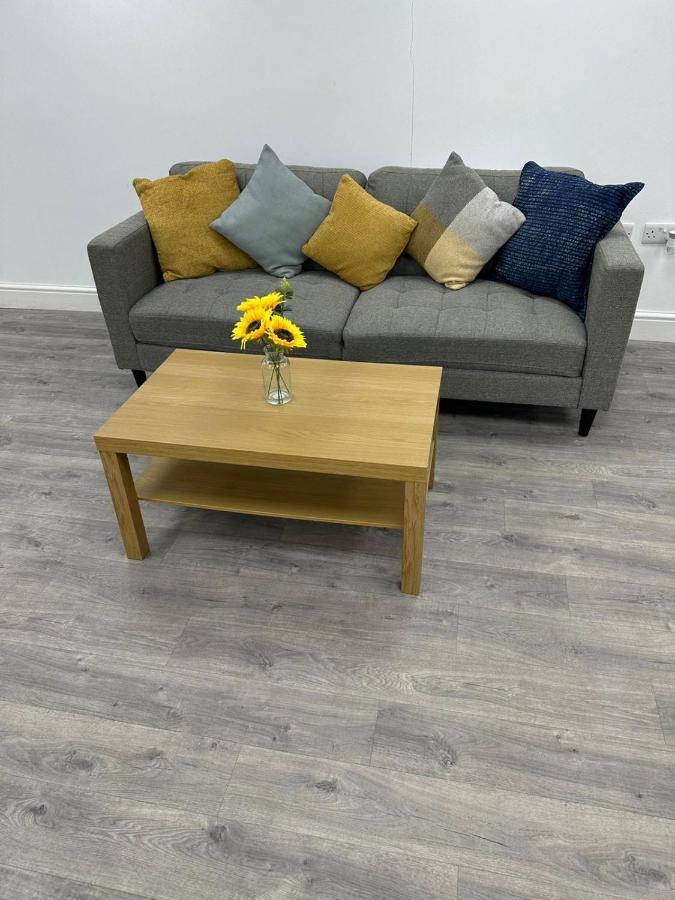 Huge Studio Close To City Centre With Free Secure Parking Leeds  Luaran gambar